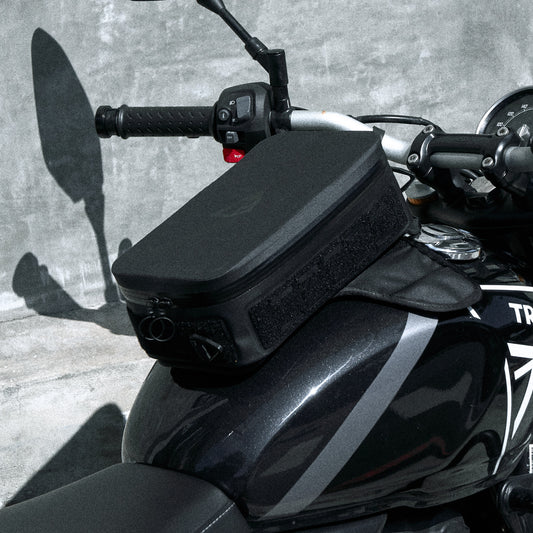 早鳥預購價:上山旅 RAINSTOPPER 防雨磁吸油箱包 Triumph Speed 400 適用