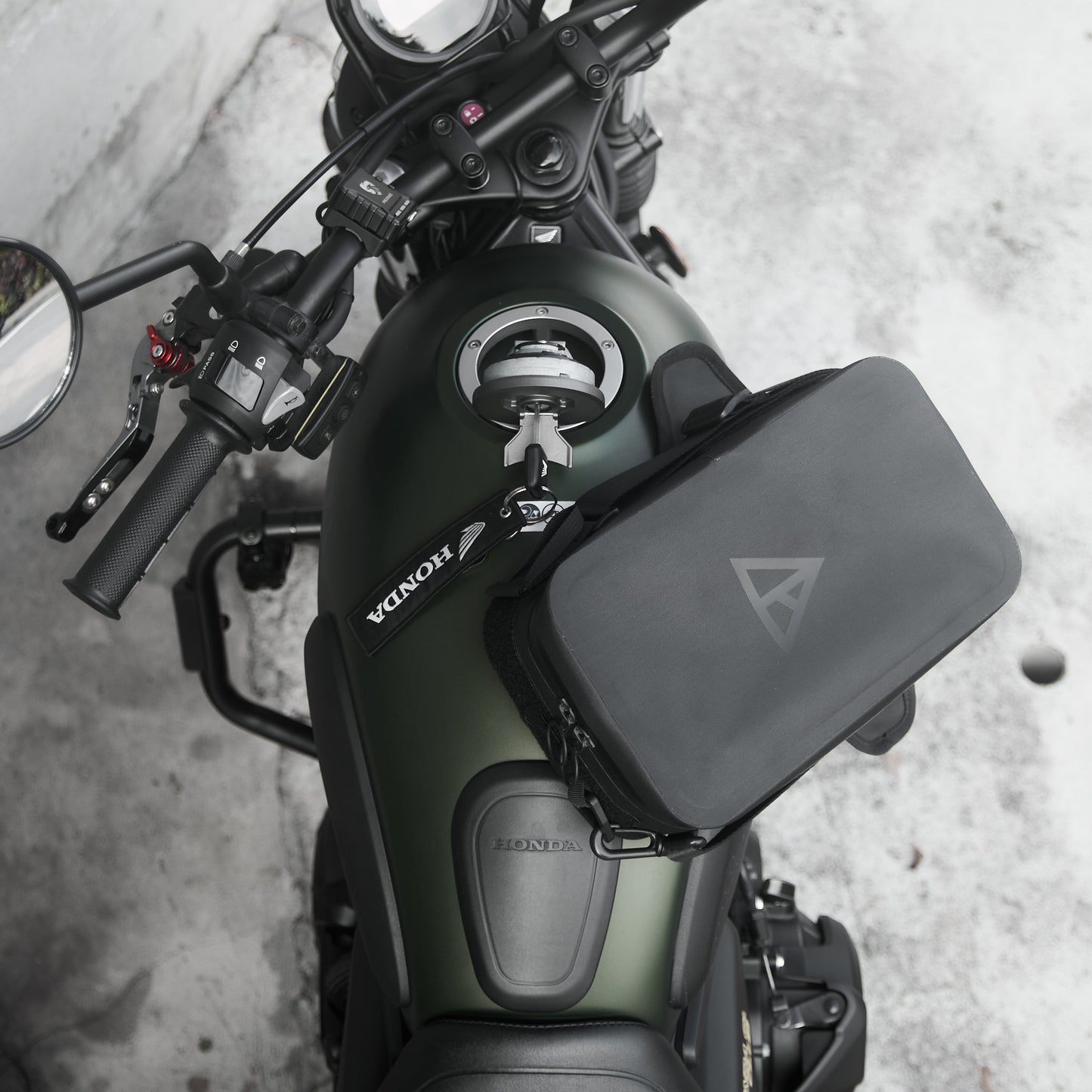 “RAINSTOPPER”防雨磁吸油箱包 Honda CL300 適用