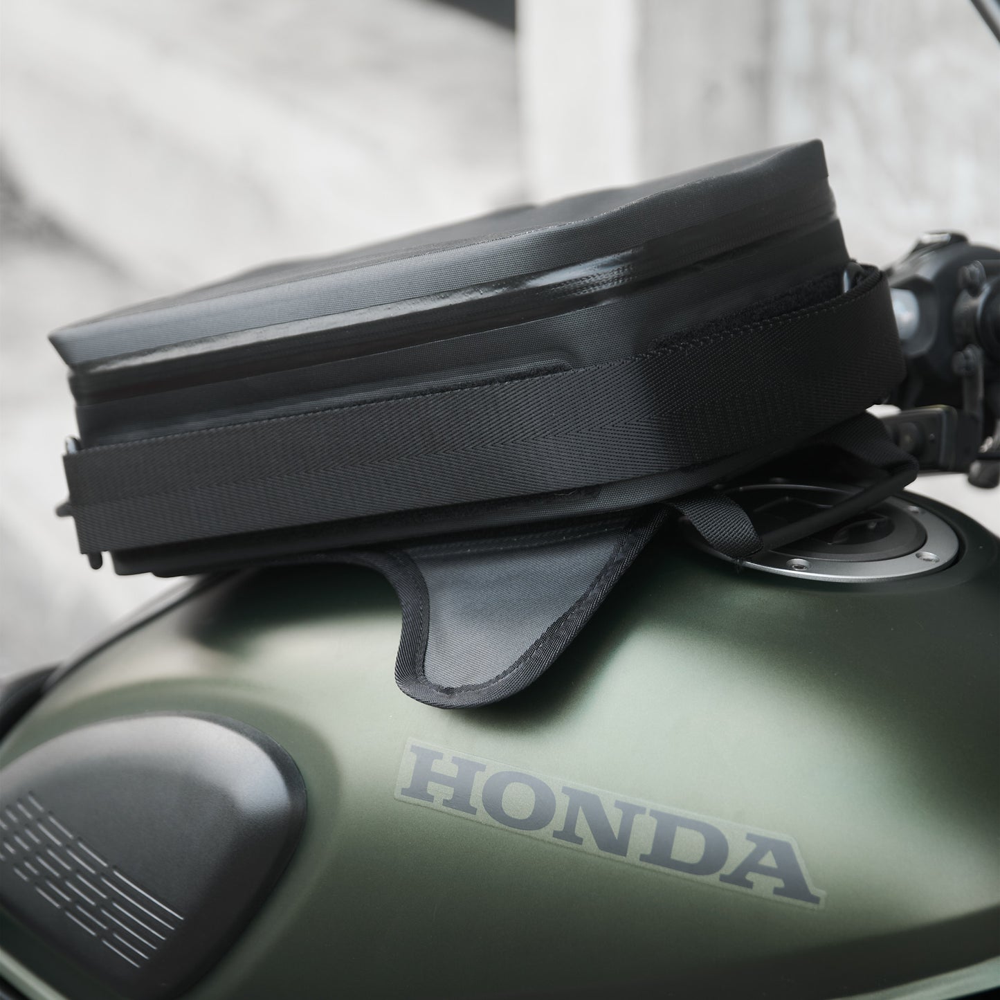 “RAINSTOPPER”防雨磁吸油箱包 Honda CL300 適用