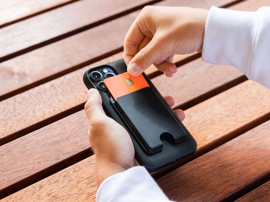 Quad Lock MAG™ wallet