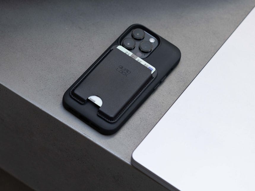 Quad Lock MAG™ wallet