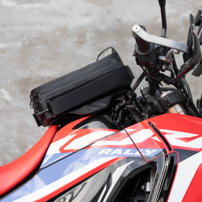 早鳥預購價：上山旅 Rainstopper 防雨磁吸油箱包 Honda CRF300 Rally 適用