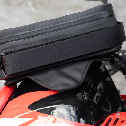 早鳥預購價：上山旅 Rainstopper 防雨磁吸油箱包 Honda CRF300 Rally 適用