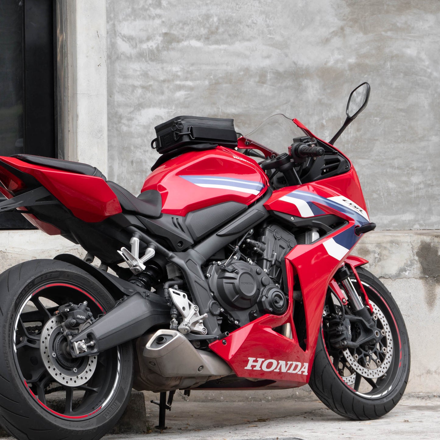 早鳥預購價（九月開始出貨）：上山旅 Rainstopper 防雨磁吸油箱包 Honda CBR650R 適用