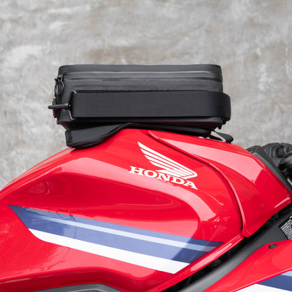 早鳥預購價（九月開始出貨）：上山旅 Rainstopper 防雨磁吸油箱包 Honda CBR650R 適用