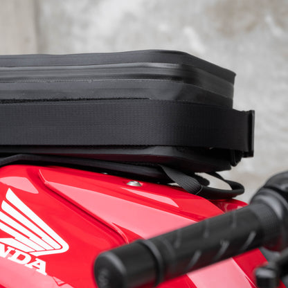 早鳥預購價（九月開始出貨）：上山旅 Rainstopper 防雨磁吸油箱包 Honda CBR650R 適用