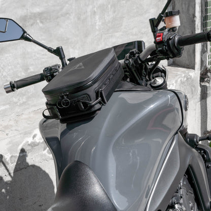 早鳥預購價（九月開始出貨）：上山旅 RAINSTOPPER 防雨磁吸油箱包 Yamaha MT-09 一代至三代適用（2014-2023 年式）