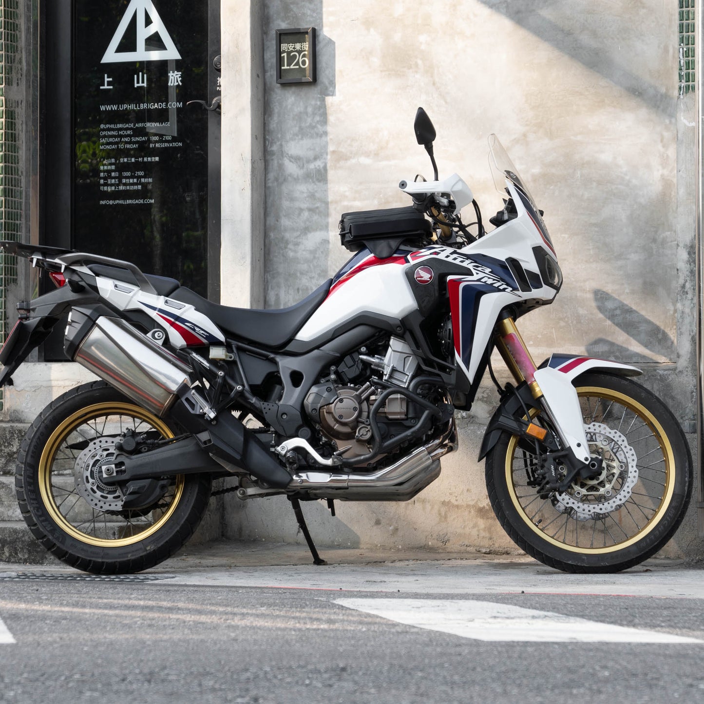 Pre-order (ship in September): "Rainstopper" magnetic tank bag for Honda Africa Twin CRF1100L