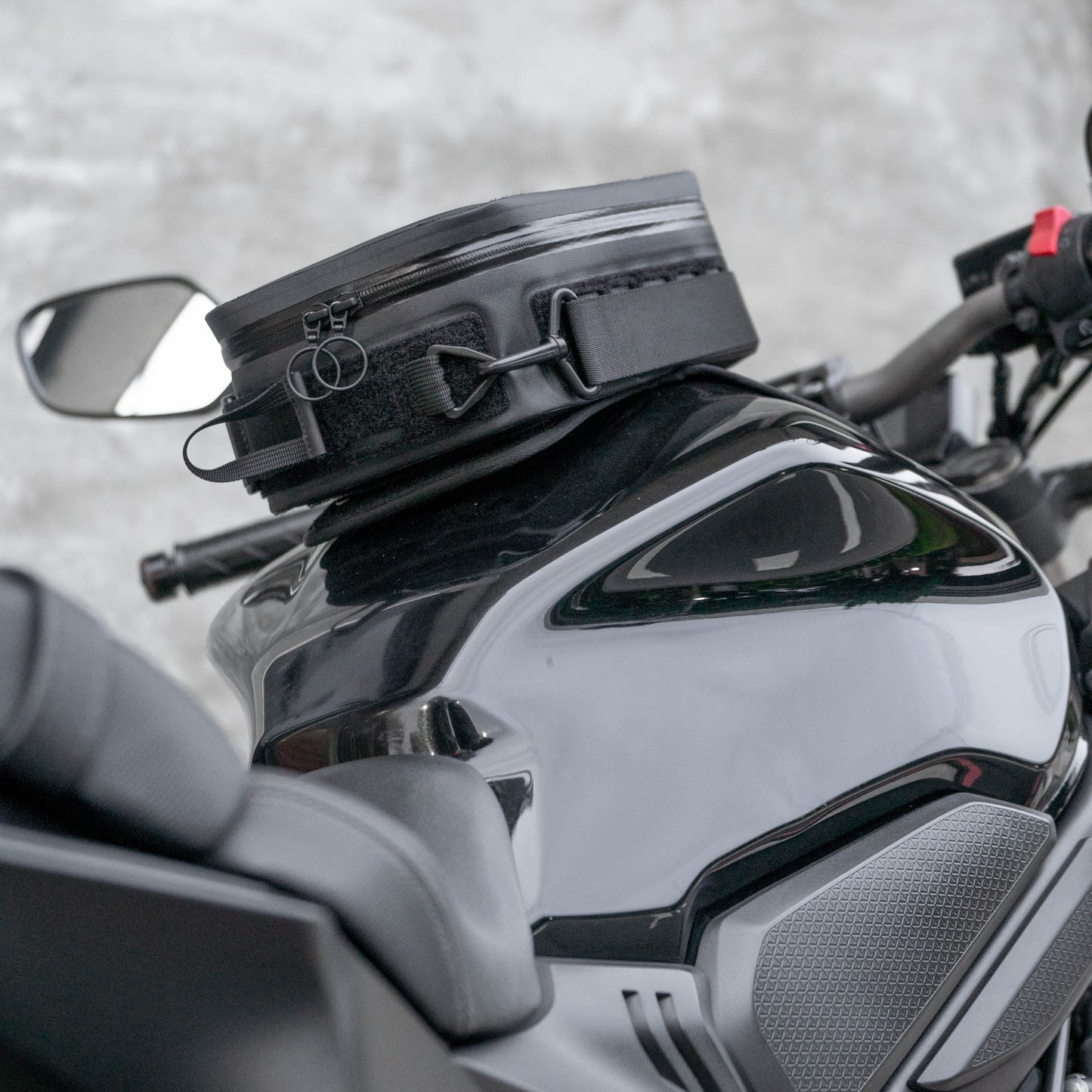 Pre-order (ship in September): "Rainstopper" magnetic tank bag for Honda CB650R