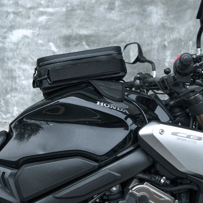 Pre-order special price: "Rainstopper" magnetic tank bag for Honda CB650R