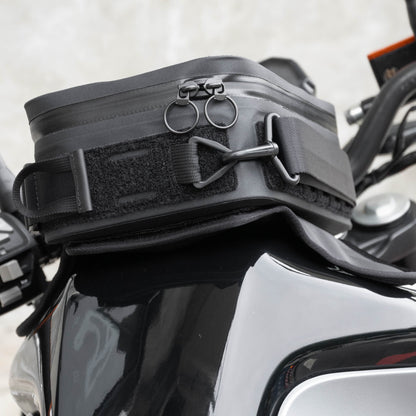 Pre-order special price: "Rainstopper" magnetic tank bag for KTM 390 Duke