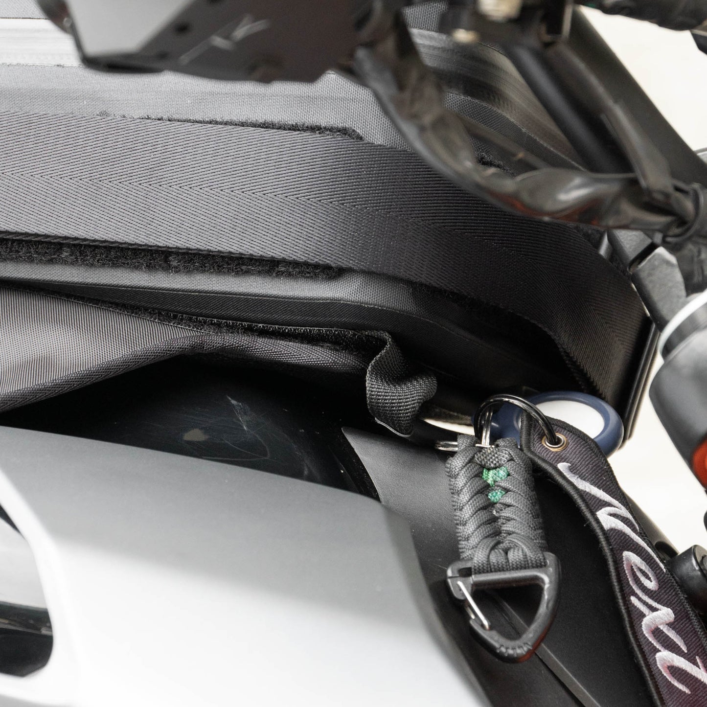 Pre-order special price: "Rainstopper" magnetic tank bag for KTM 390 Duke