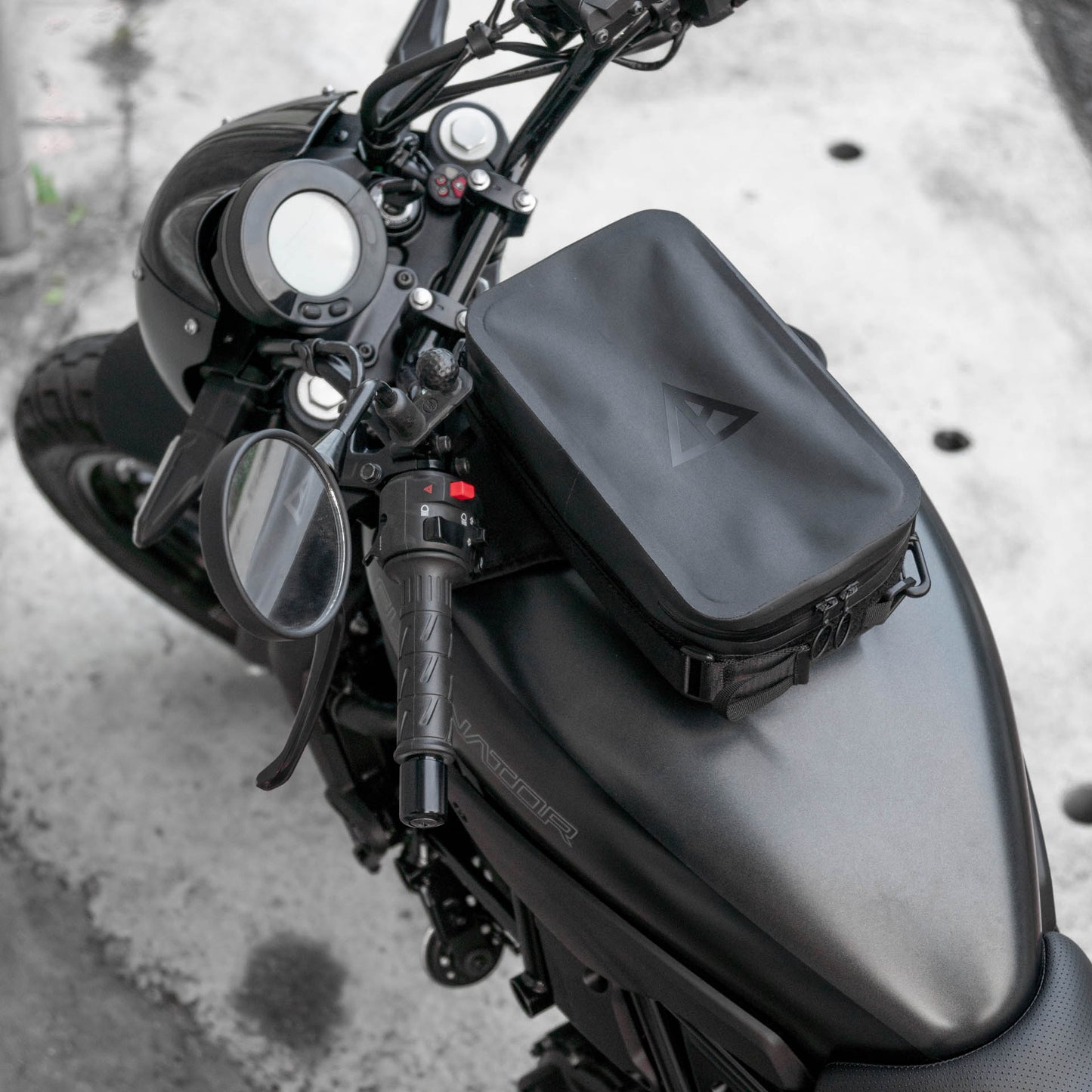 早鳥預購價（九月開始出貨）：上山旅 RAINSTOPPER 防雨磁吸油箱包 Kawasaki Eliminator 適用