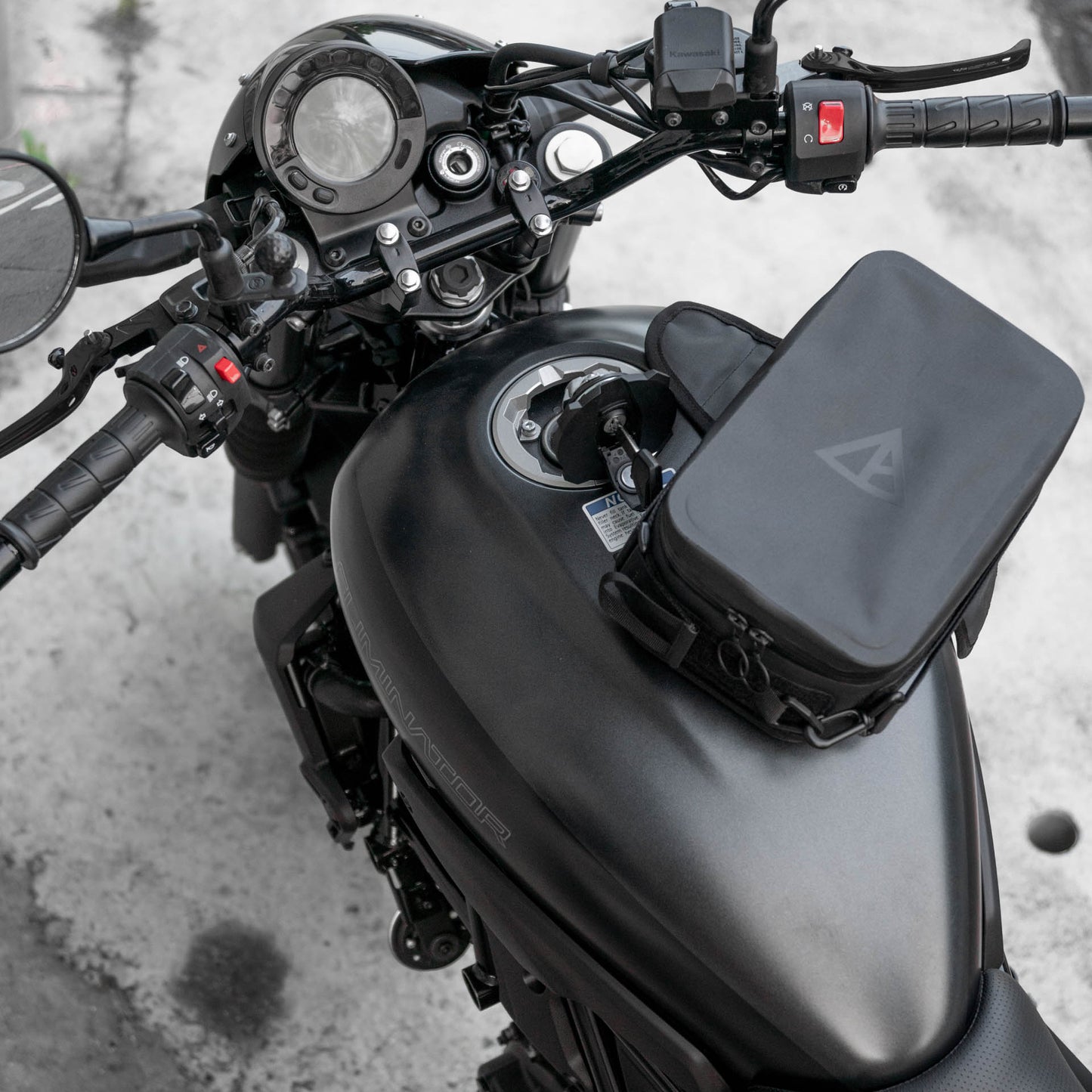 早鳥預購價（九月開始出貨）：上山旅 RAINSTOPPER 防雨磁吸油箱包 Kawasaki Eliminator 適用