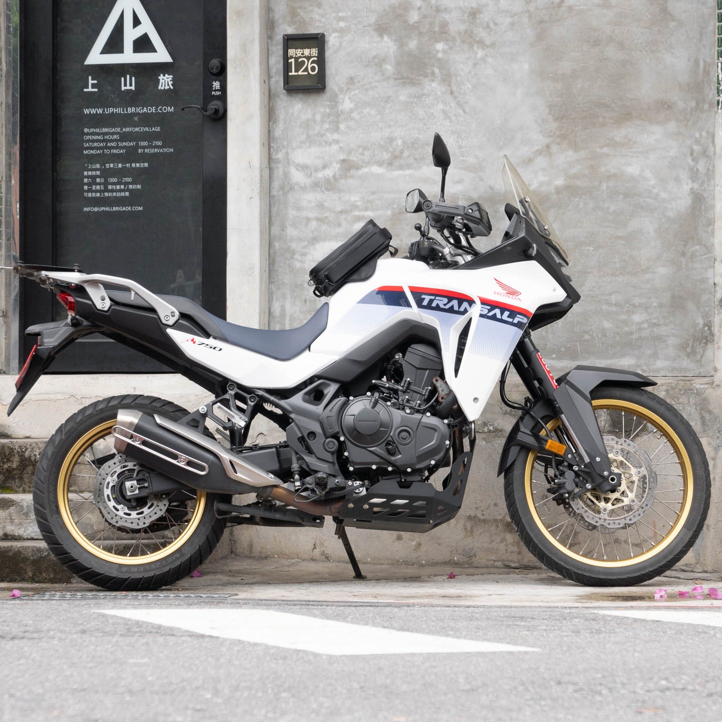 早鳥預購價（九月開始出貨）：上山旅 Rainstopper 防雨磁吸油箱包 Honda XL750 Transalp 適用