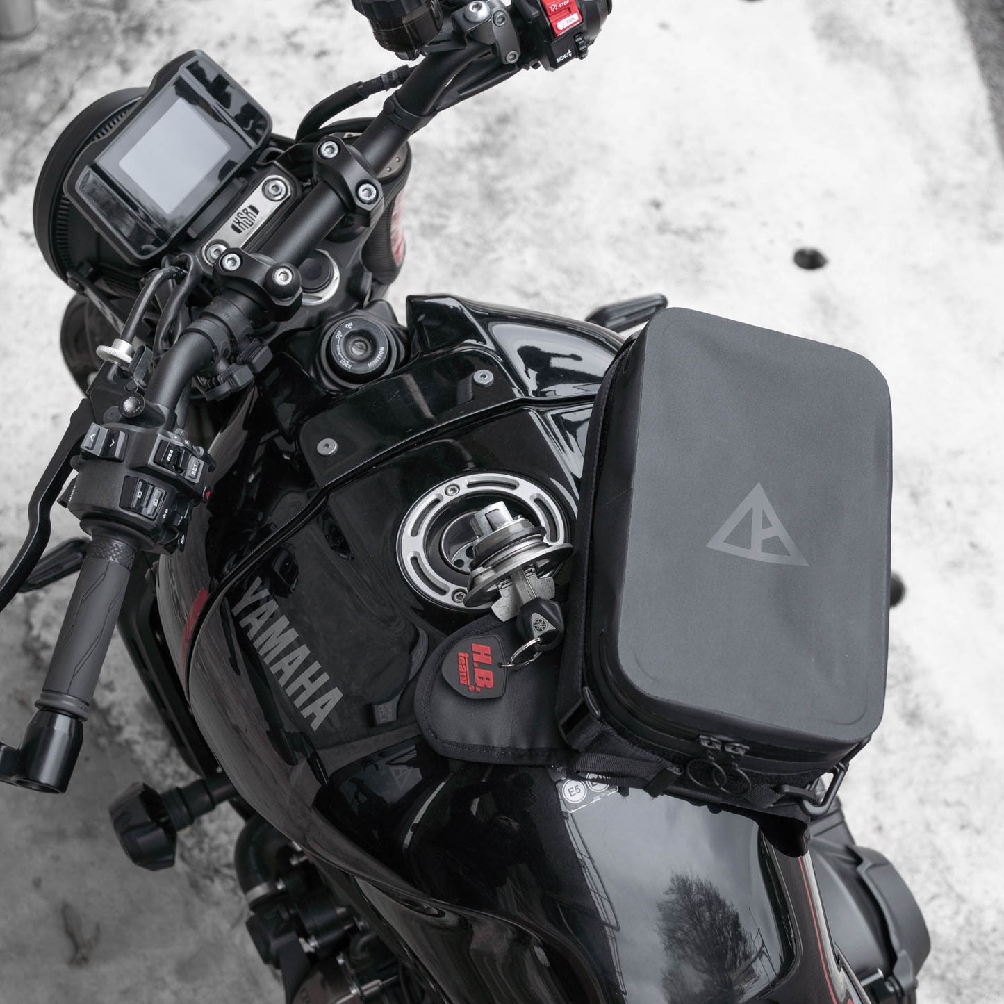 早鳥預購價（九月開始出貨）：上山旅 RAINSTOPPER 防雨磁吸油箱包 Yamaha XSR900 二代適用