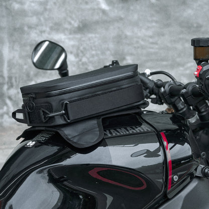 早鳥預購價：上山旅 RAINSTOPPER 防雨磁吸油箱包 Yamaha XSR900 二代適用