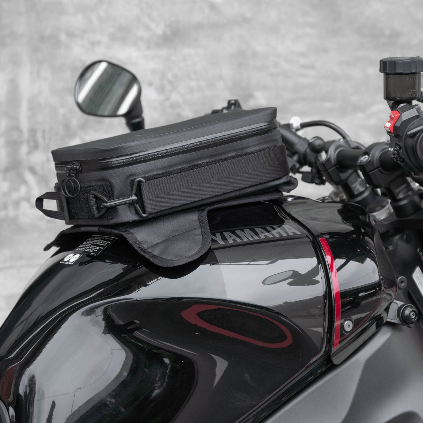早鳥預購價（九月開始出貨）：上山旅 RAINSTOPPER 防雨磁吸油箱包 Yamaha XSR900 二代適用