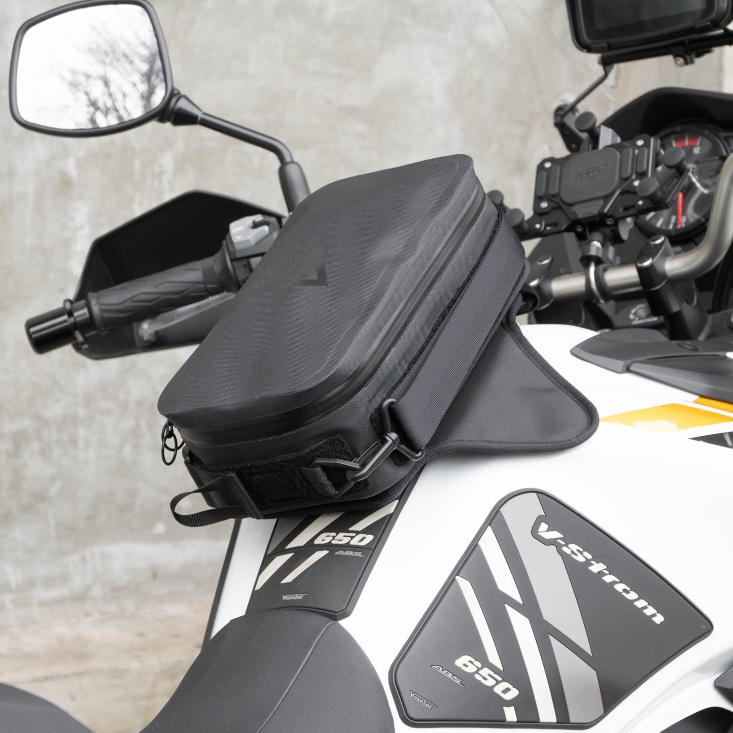 早鳥預購價：上山旅 Rainstopper 防雨磁吸油箱包 Suzuki V-Strom 800 適用