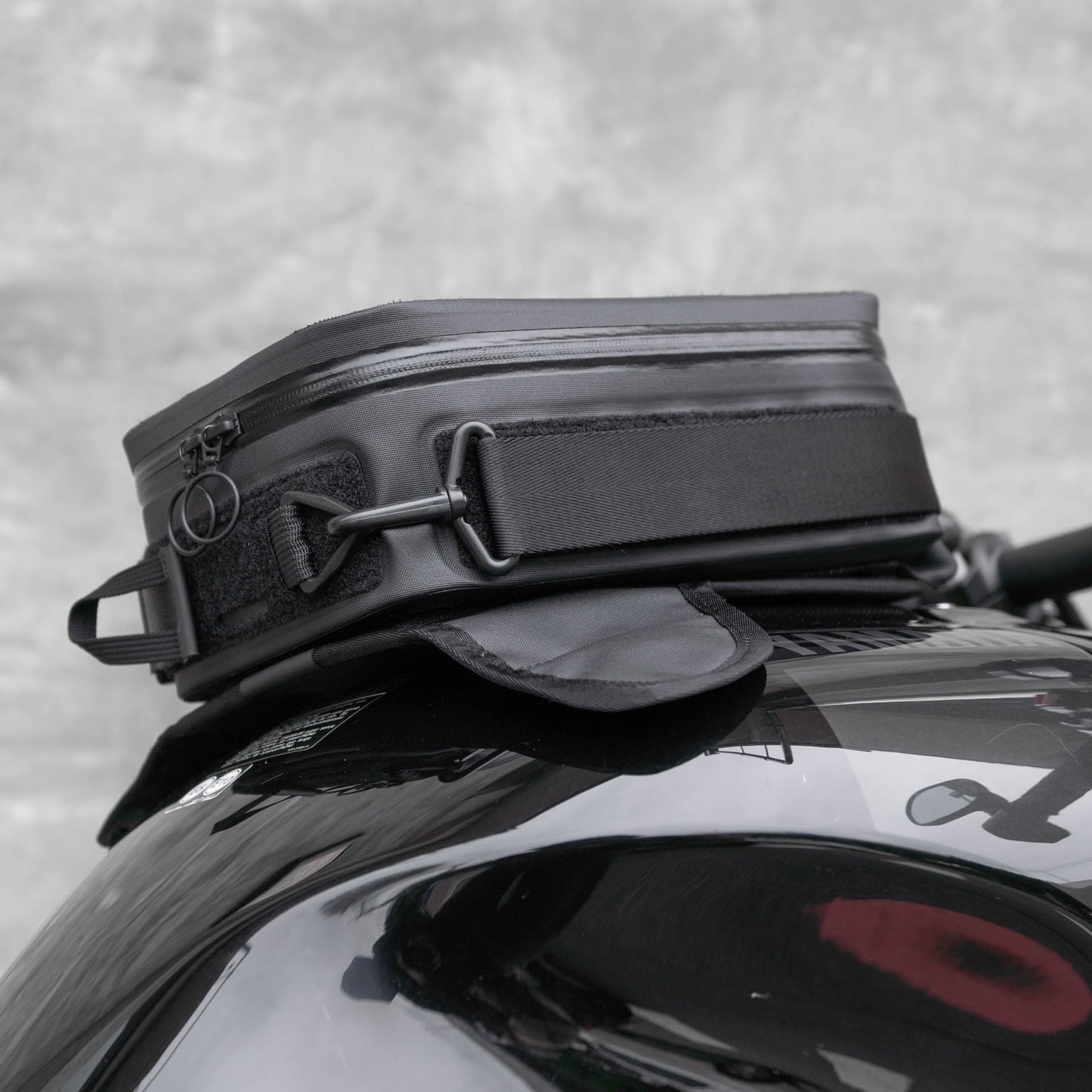 早鳥預購價（九月開始出貨）：上山旅 RAINSTOPPER 防雨磁吸油箱包 Yamaha XSR900 二代適用