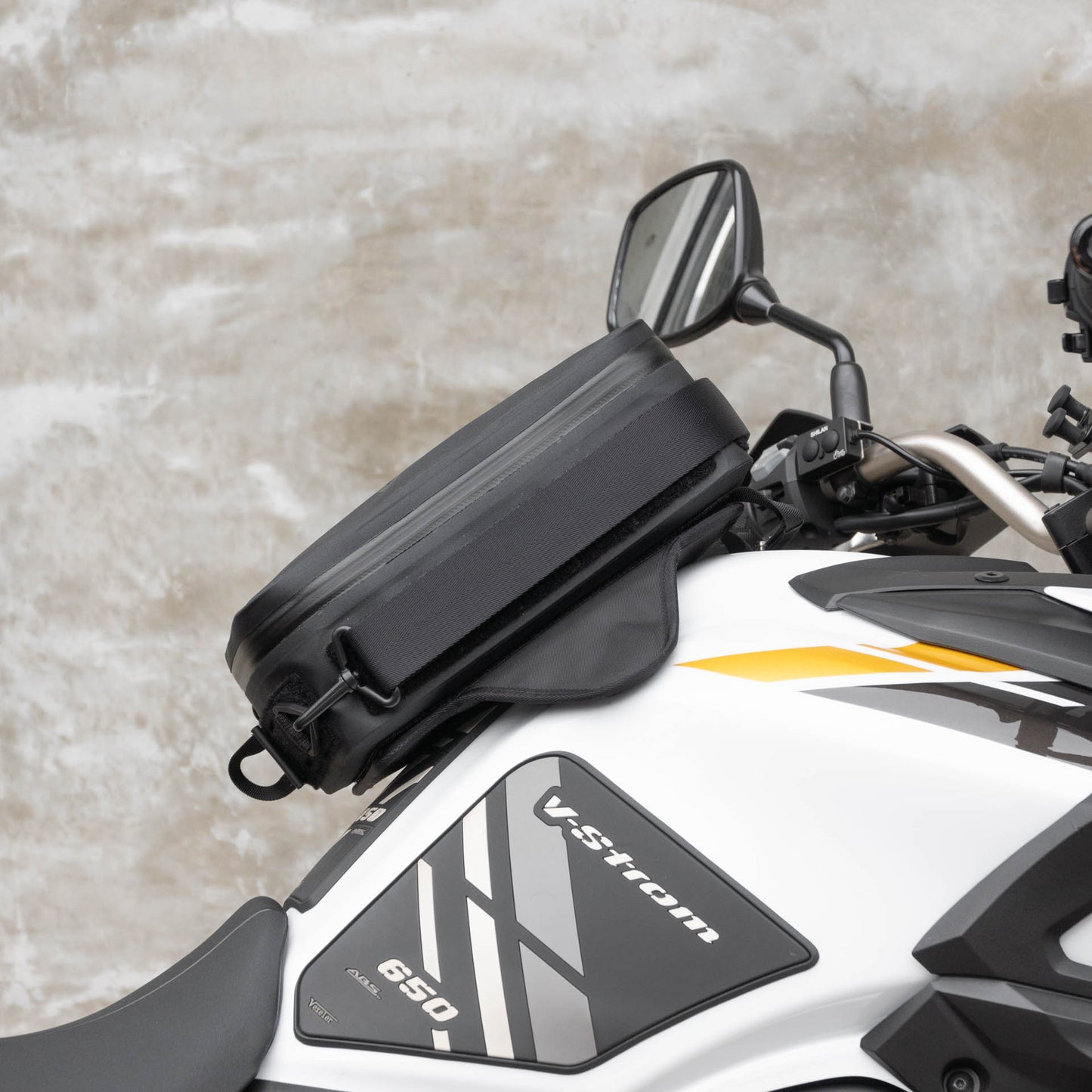 早鳥預購價：上山旅 Rainstopper 防雨磁吸油箱包 Suzuki V-Strom 800 適用