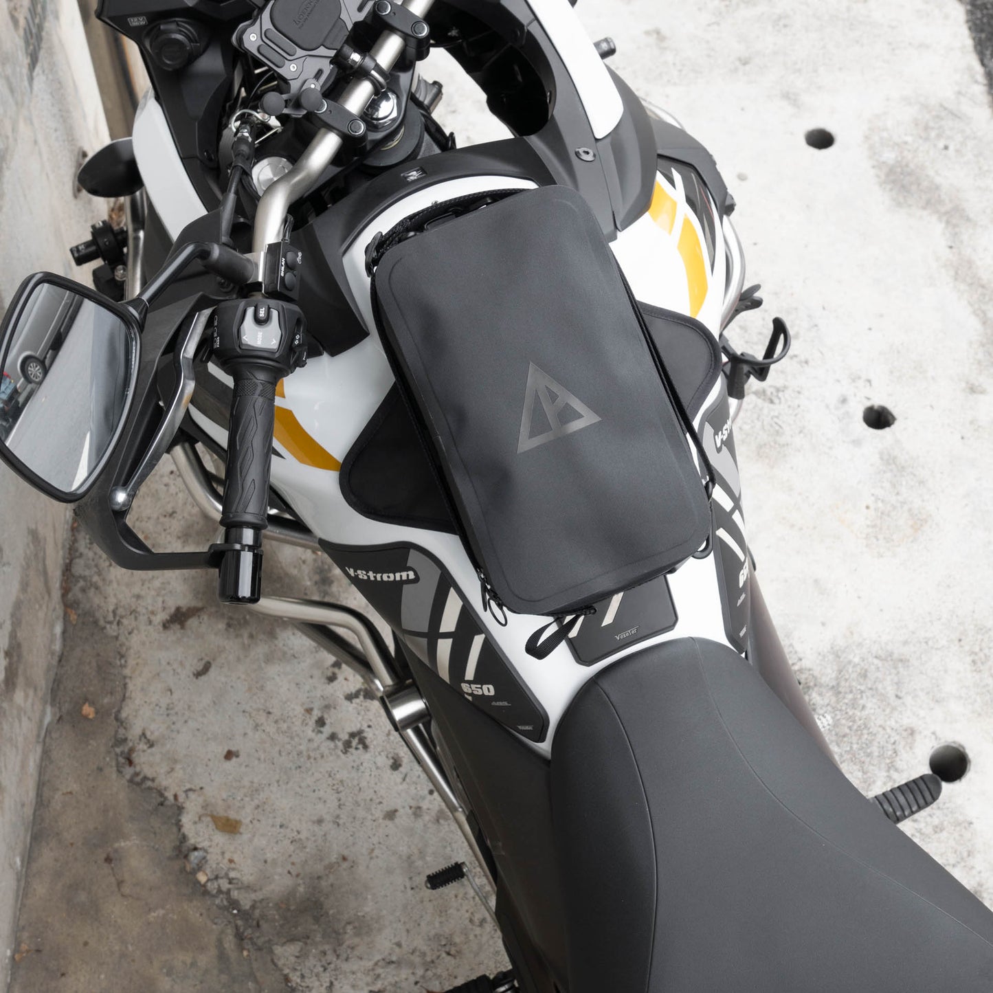 早鳥預購價：上山旅 Rainstopper 防雨磁吸油箱包 Suzuki V-Strom 800 適用