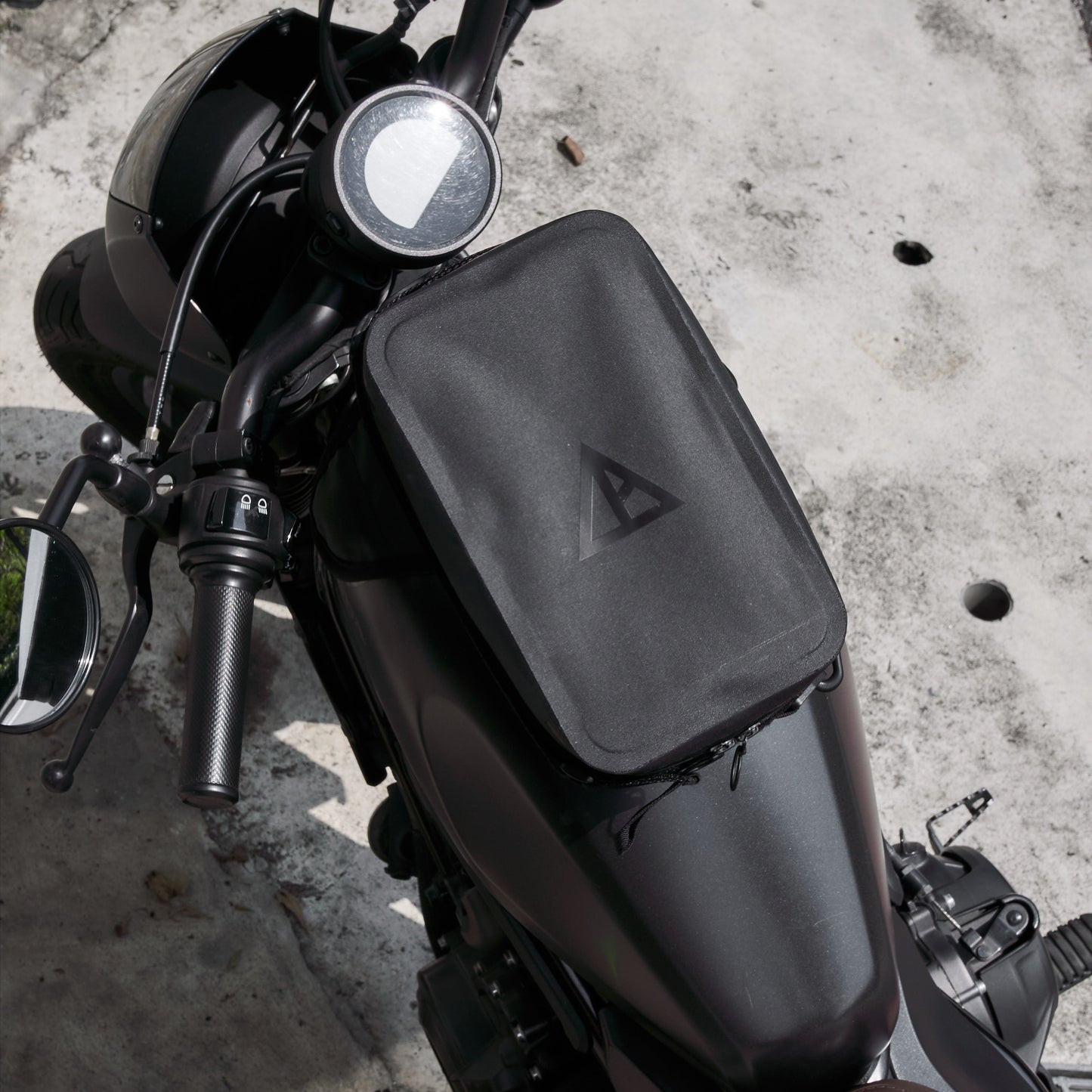 "Rainstopper" magnetic tank bag for Honda Rebel 500/250