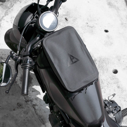 Pre-order (ship in September): "Rainstopper" magnetic tank bag for Honda Rebel 500/250
