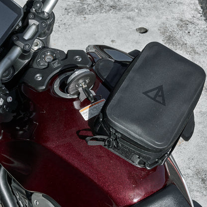 早鳥預購價：上山旅 Rainstopper 防雨磁吸油箱包 Honda CB1000R 適用