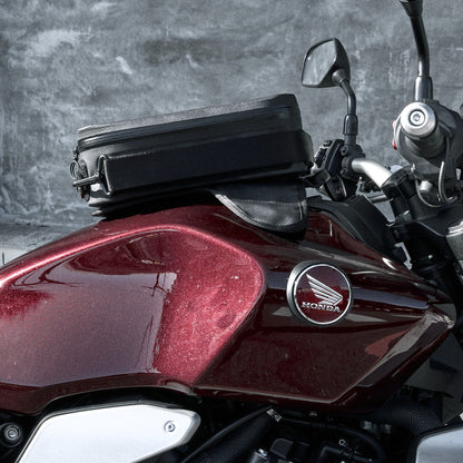 早鳥預購價：上山旅 Rainstopper 防雨磁吸油箱包 Honda CB1000R 適用