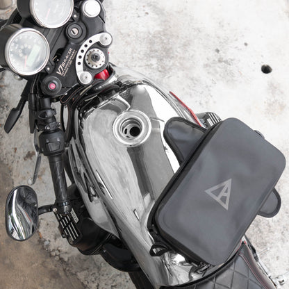 Pre-order special price: "Rainstopper" magnetic tank bag for Moto Guzzi V7