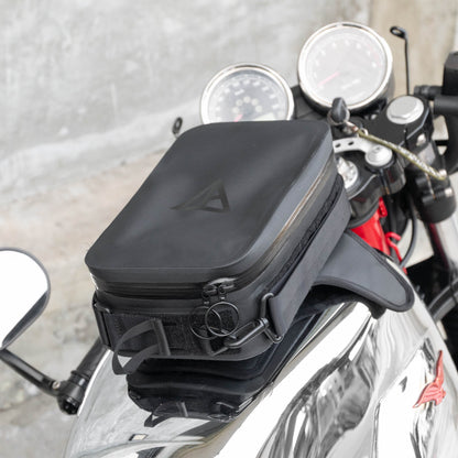 Pre-order special price: "Rainstopper" magnetic tank bag for Moto Guzzi V7
