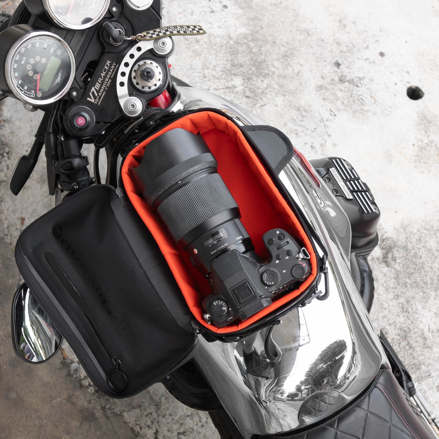 Pre-order special price: "Rainstopper" magnetic tank bag for Moto Guzzi V7