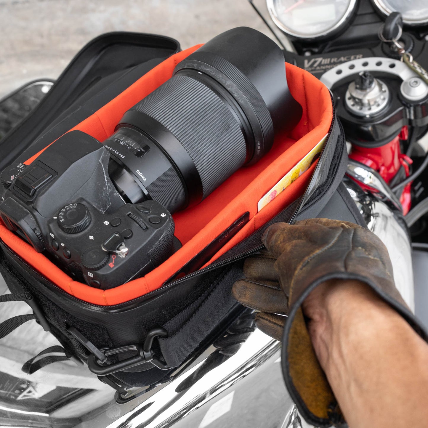 Pre-order special price: "Rainstopper" magnetic tank bag for Moto Guzzi V7