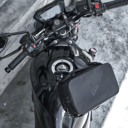 Pre-order special price: "Rainstopper" magnetic tank bag for Suzuki SV650