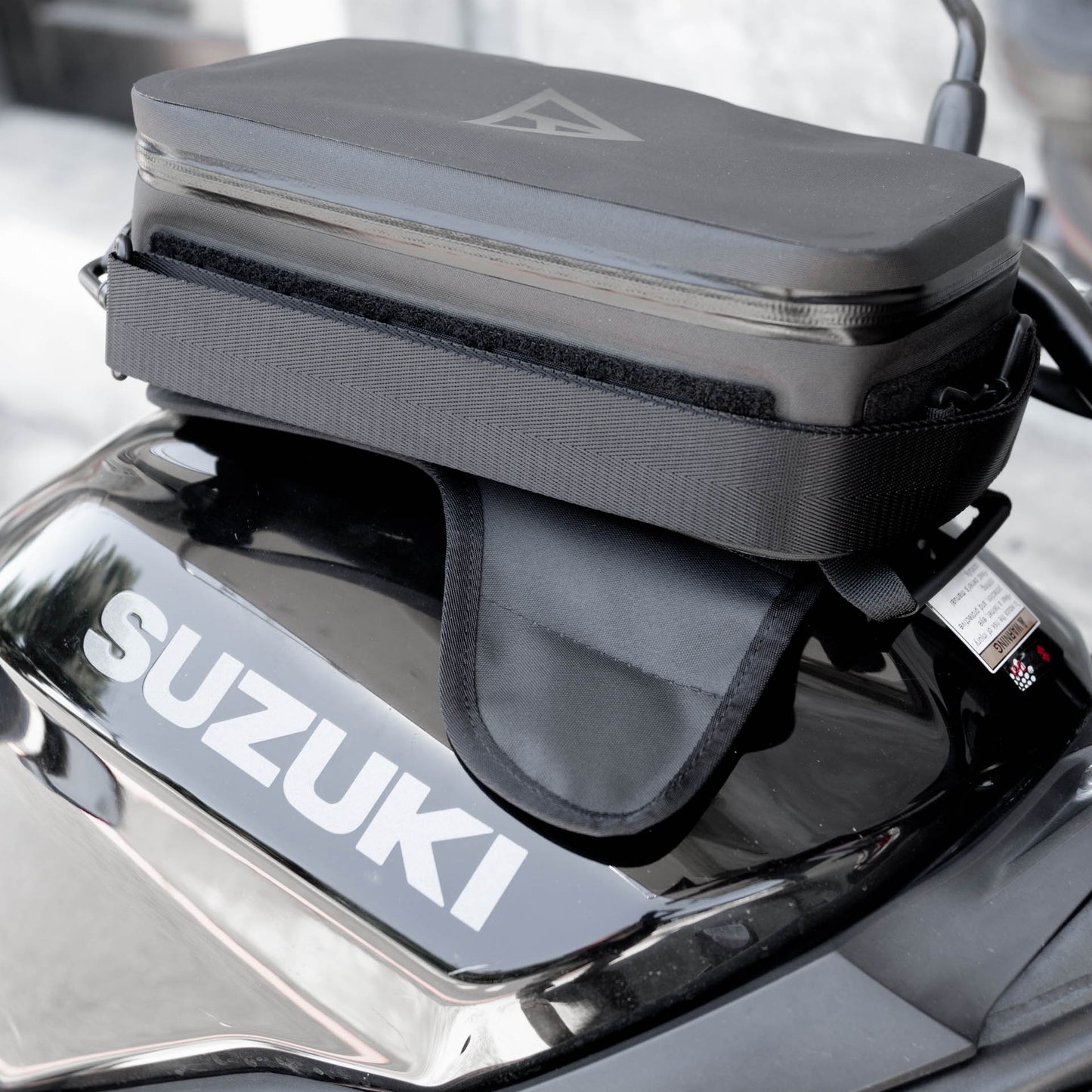 Pre-order (ship in September): "Rainstopper" magnetic tank bag for Suzuki SV650