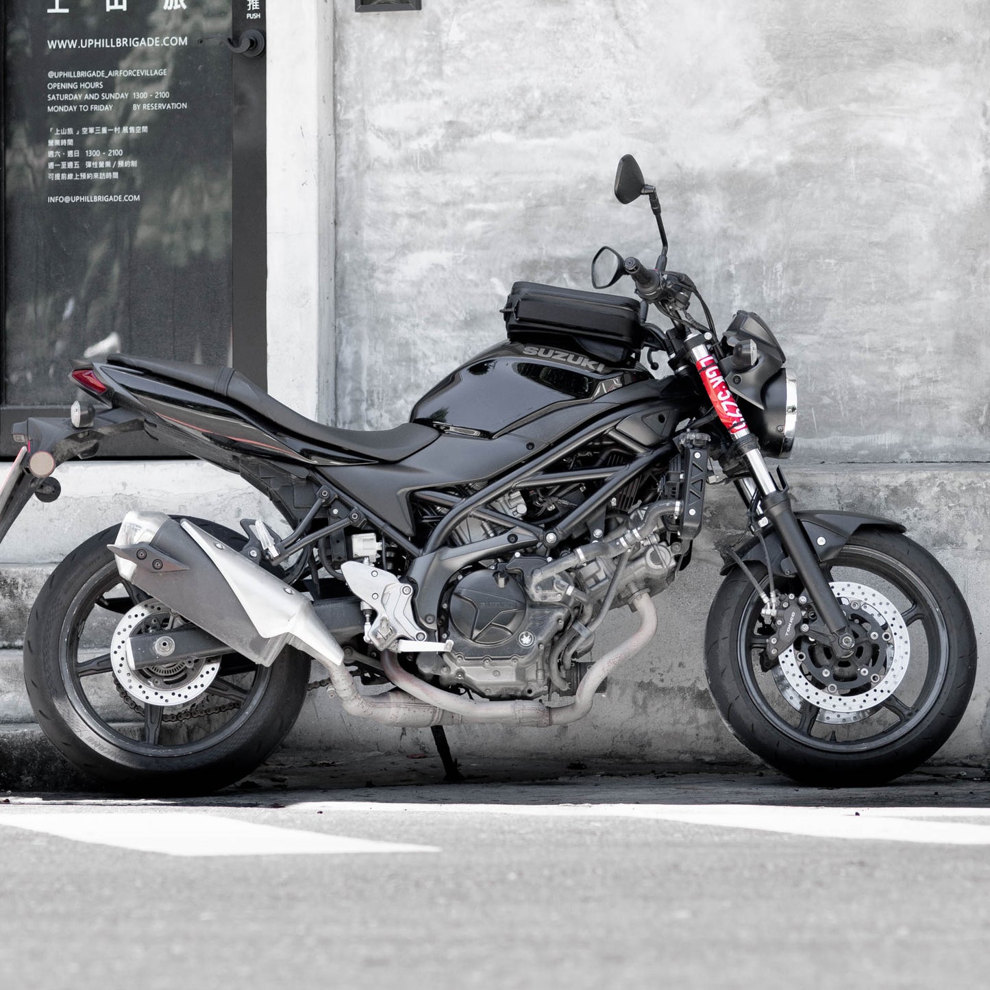 Pre-order (ship in September): "Rainstopper" magnetic tank bag for Suzuki SV650