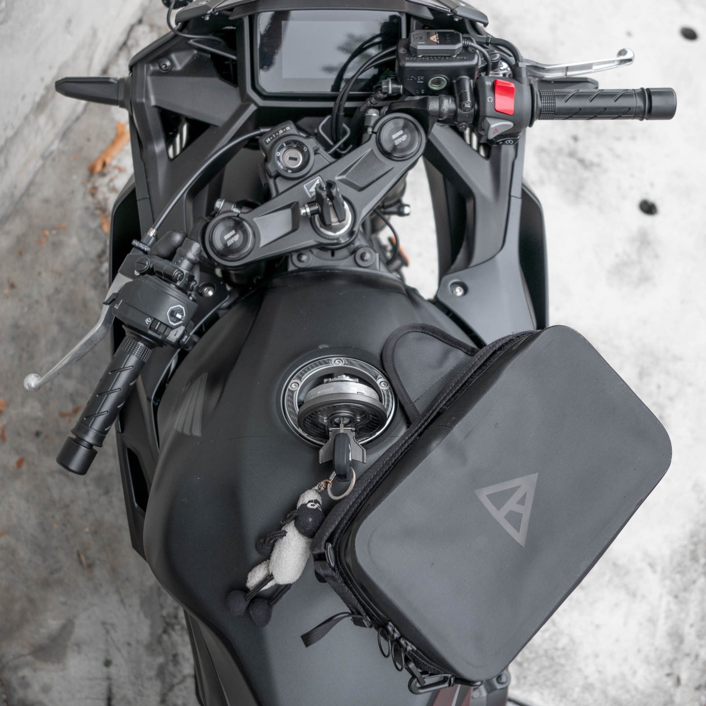 早鳥預購價（九月開始出貨）：上山旅 RAINSTOPPER 防雨磁吸油箱包 Honda CBR500R 適用