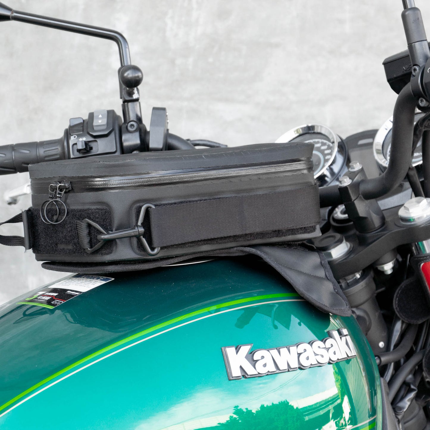 早鳥預購價（九月開始出貨）：上山旅 RAINSTOPPER 防雨磁吸油箱包 Kawasaki Z650RS 適用