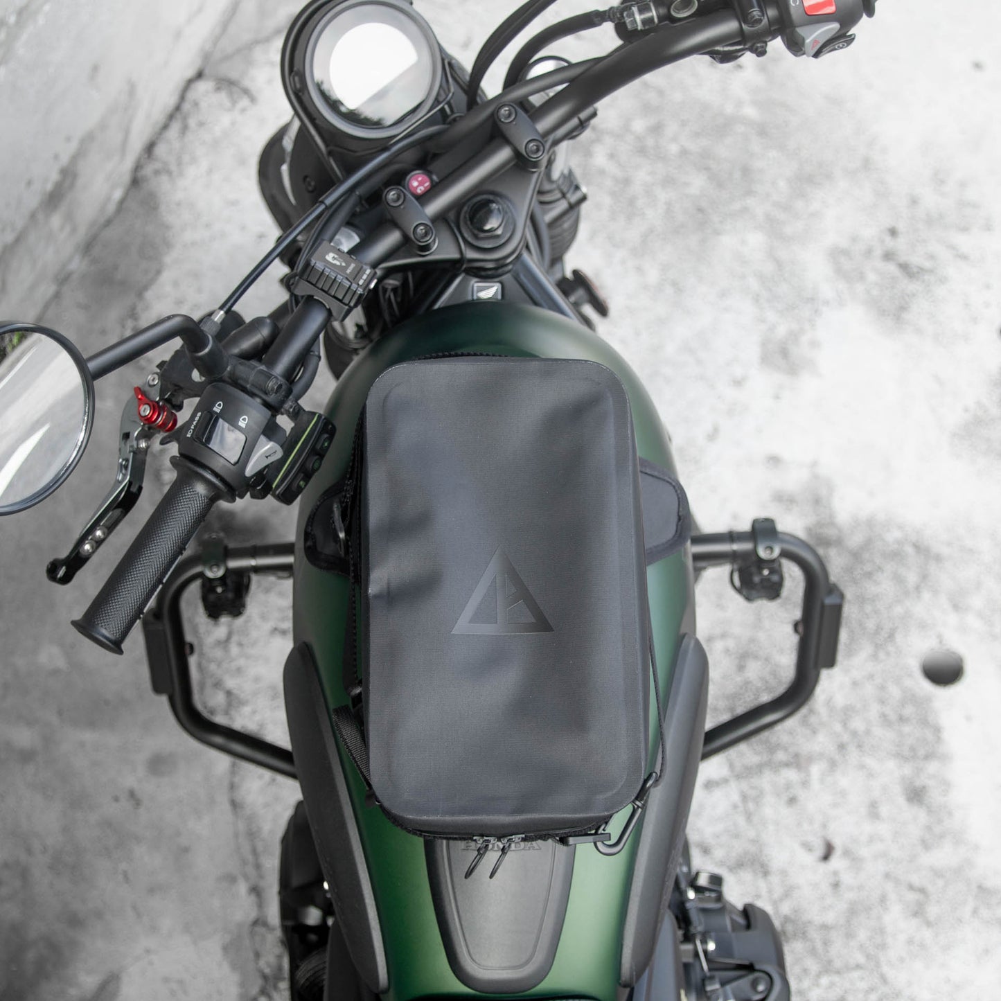 Pre-order (ship in September): "Rainstopper" magnetic tank bag for Honda CL300