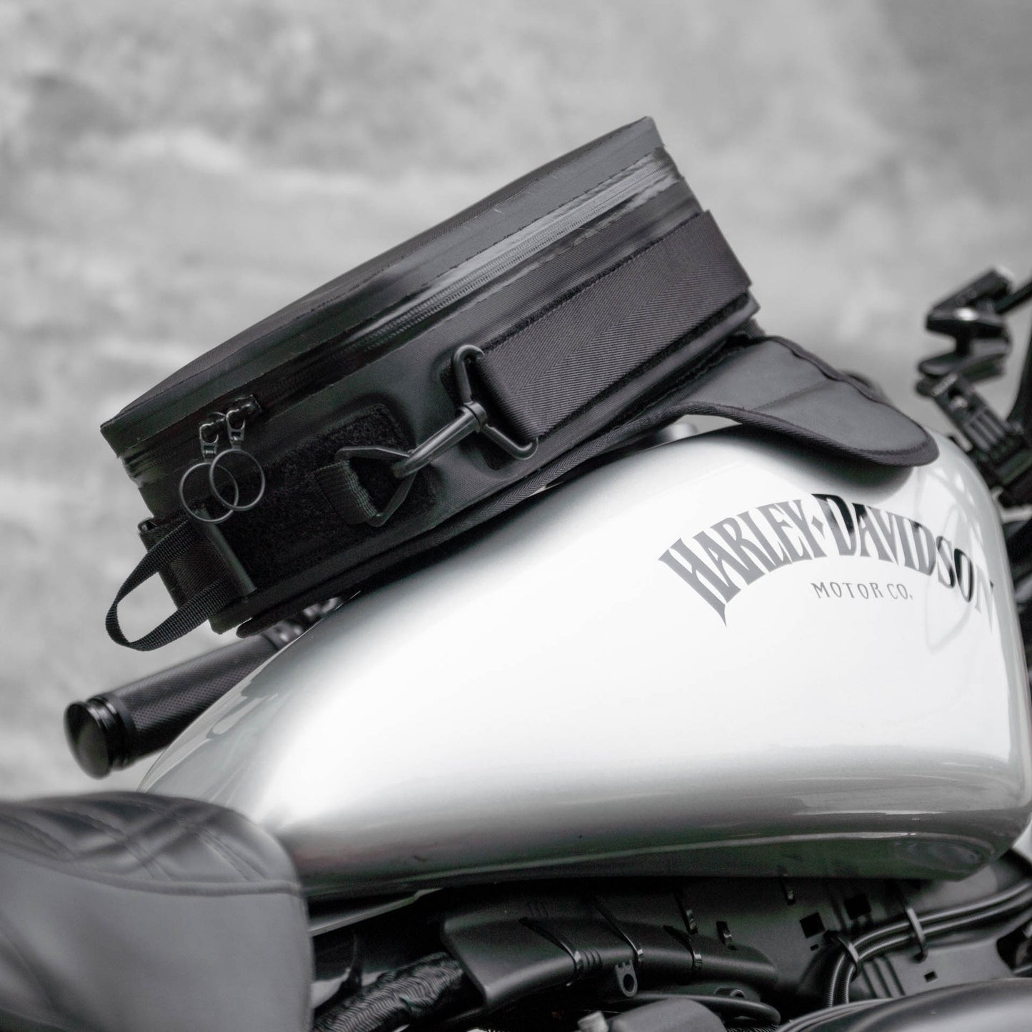 Pre-order (ship in September): "Rainstopper" magnetic tank bag for Harley Davidson Sportster