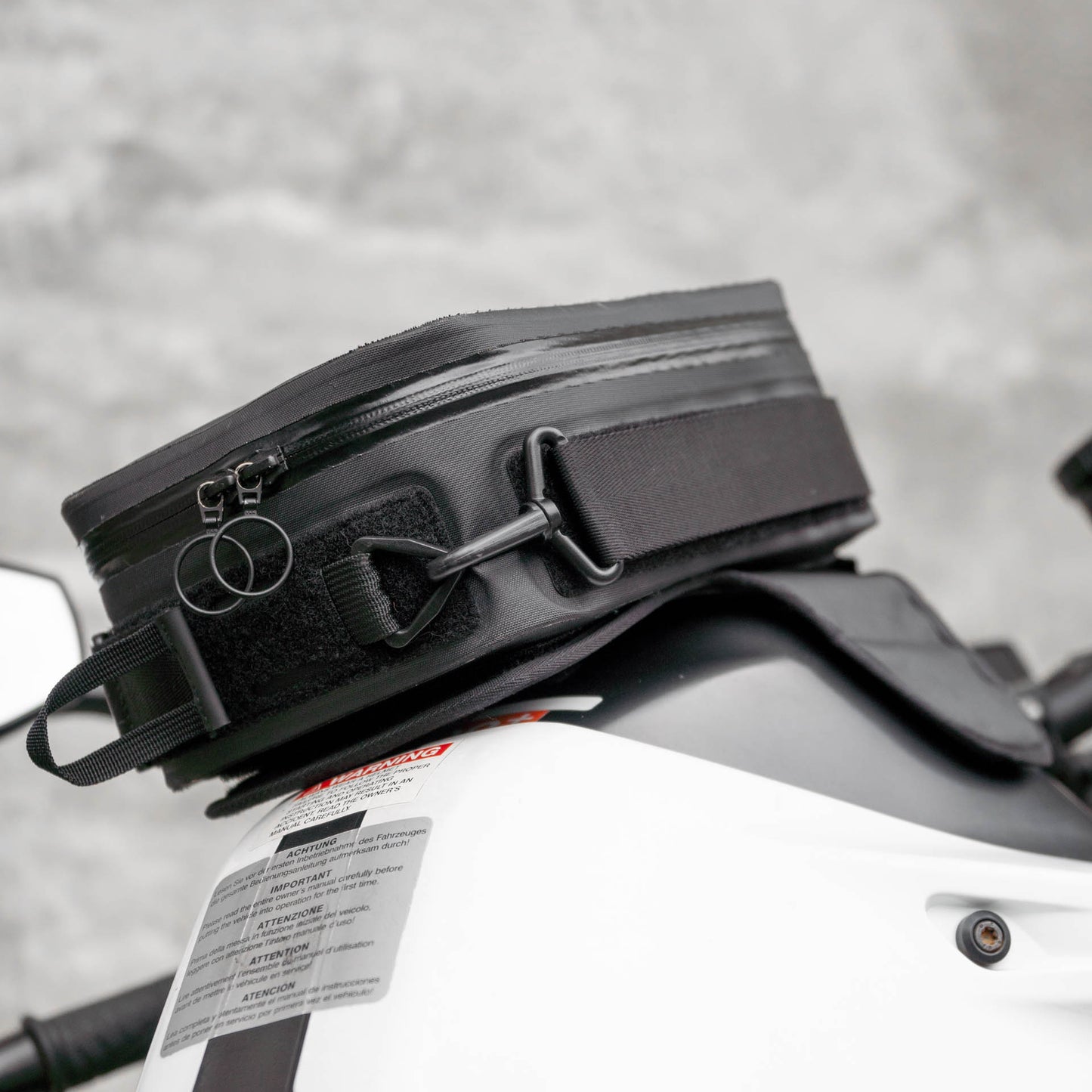 Pre-order (ship in September): "Rainstopper" magnetic tank bag for KTM 890 / 790 Duke