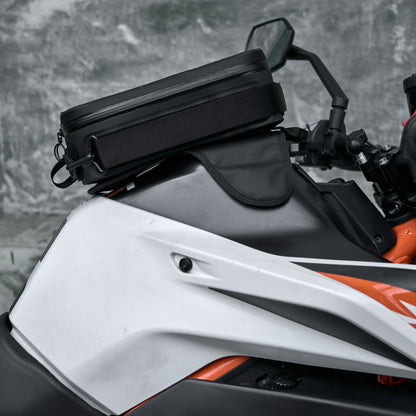 Pre-order special price: "Rainstopper" magnetic tank bag for KTM 890 / 790 Duke