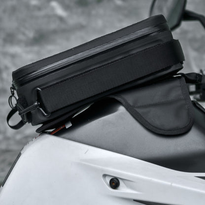 Pre-order special price: "Rainstopper" magnetic tank bag for KTM 890 / 790 Duke