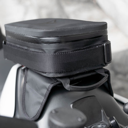 Pre-order (ship in September): "Rainstopper" magnetic tank bag for KTM 890 / 790 Duke