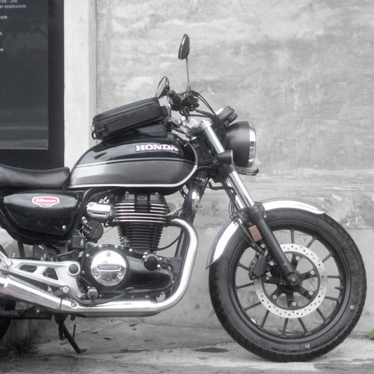 Pre-order (ship in September): "Rainstopper" magnetic tank bag for Honda CB350/GB350