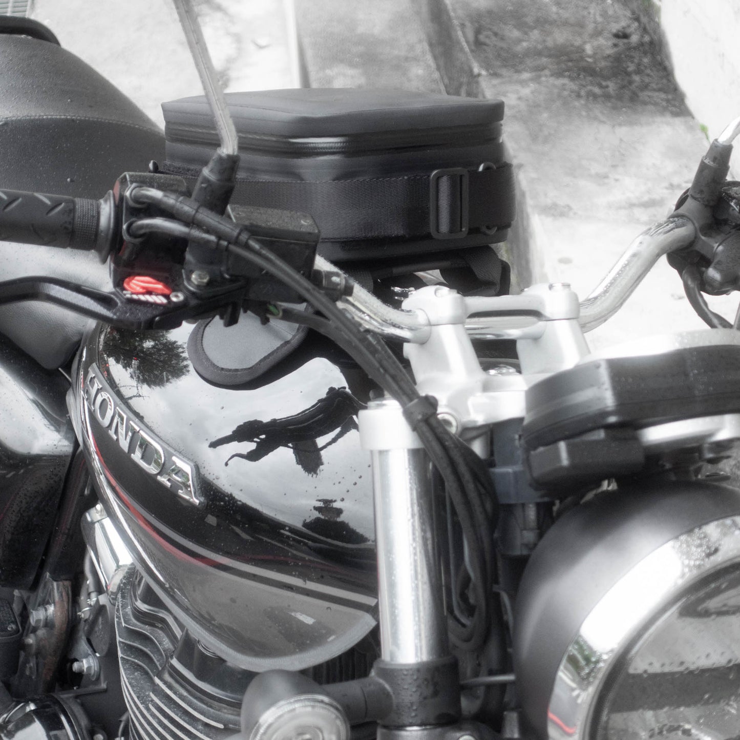 早鳥預購價（九月開始出貨）：上山旅 Rainstopper 防雨磁吸油箱包 Honda CB350/GB350 適用