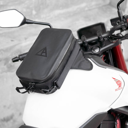 Pre-order (ship in September): "Rainstopper" magnetic tank bag for Honda CB750 Hornet