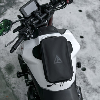 Pre-order special price: "Rainstopper" magnetic tank bag for Honda CB750 Hornet