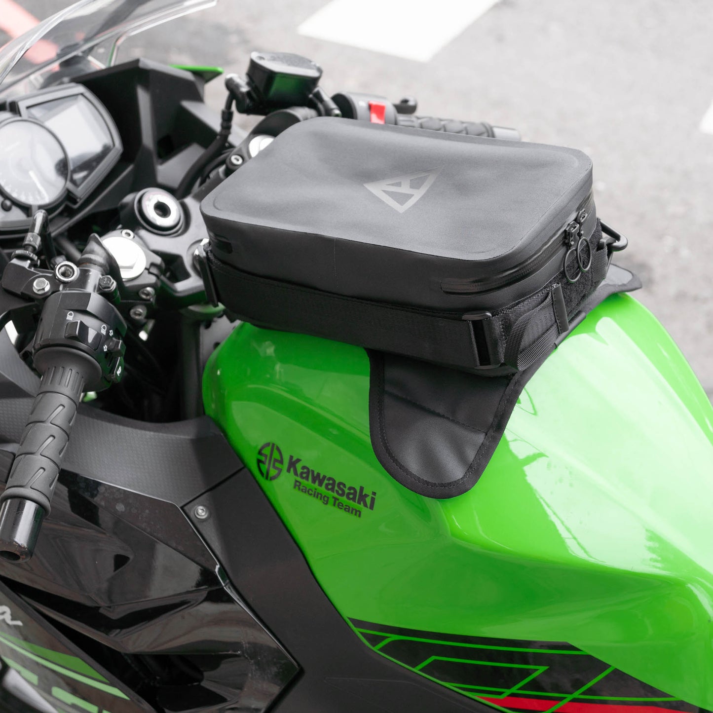 早鳥預購價（九月開始出貨）：上山旅 RAINSTOPPER 防雨磁吸油箱包 Kawasaki Ninja 400 (忍400) 適用